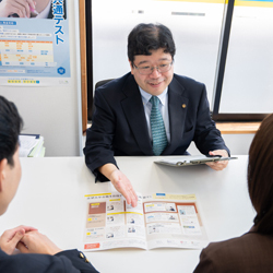 メーカー社長の大條と教育業界20年の西山。