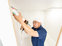 「新品に交換したの？！」とお客様が驚き、技術に感動されます。