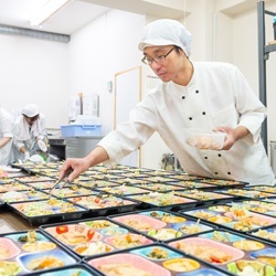 高齢化が進む日本で食を扱うビジネス!