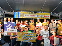 神田カレーグランプリで史上初の殿堂入りの人気店です。