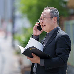 希望退社に飛びつき、念願の独立へ。