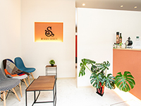 店舗の内装はオーナー様の好みに合わせて自由に設定できます。※本部アドバイスあり