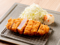 揚げたてサクサクの絶品とんかつを武器にファンを増やし、全国に店舗を拡大しています