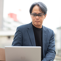 本業の助けになる副業を探す中で、