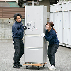 土日だけの稼働では受けきれないほど、