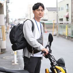 説明会参加の後、ペットシッターの本を読み