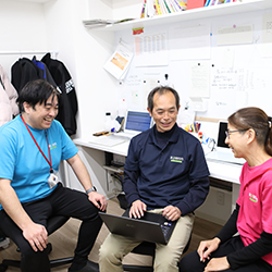 複雑な書類作成も本部の支えで乗り越え、