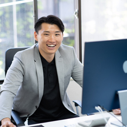 大学卒業と同時にオーダースーツ事業を開業