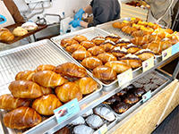 トレーラーハウスの店内の様子。店舗内装デザイン~駐車場への出店交渉も本部が担当!