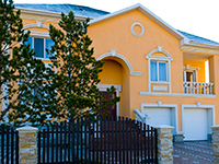 庭木の剪定にお困りのお客様はたくさんいらっしゃいます。