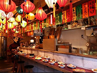 5～20坪の小スペース設計。少人数オペレーションと高密度な客席で収益を最大化。