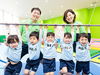 子どもたちの成長に合わせ、未就学クラスでは知育教育も実施。