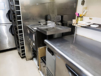 難しいといわれる「居抜き物件」も本部店舗開発担当に一括で任せられます