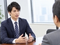 売上保証、営業不要のフランチャイズシステムについての説明会です。