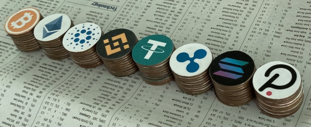 暗号資産(仮想通貨)での取引は副業になる?種類やメリット・デメリットを解説